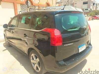 Peugeot 5008 2013