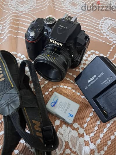 نيكون d5300 مع عدسة 50ملى