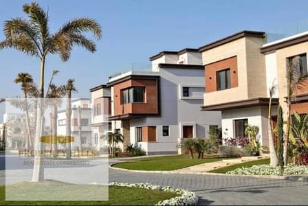 Townhouse for Quick Sale in Azzar Compound – Fully Finished Ultra Super Lux at a Special Price  A rare opportunity to own a premium townhouse in one o