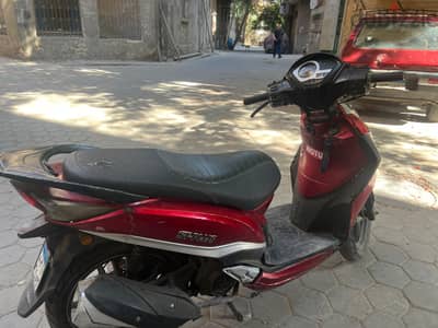 اسكوتر st plas vigore