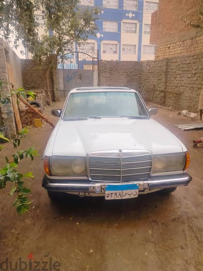 مرسيدس بنز 200 1978