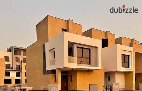 تاون هاوس متشطب برايم لوكيشن داخل زد إيست التجمع السادس بجانب هايد بارك وإيفر  Zed East