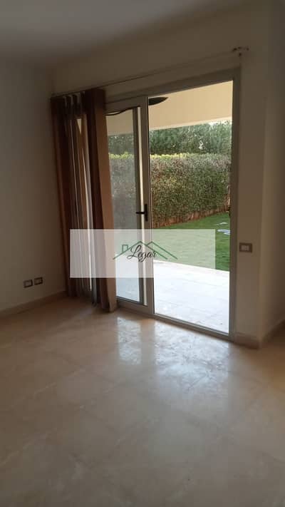Ground-floor apartment with a garden for rent in Palm Parks (153 sqm) – includes kitchen and AC units; an exceptional deal.