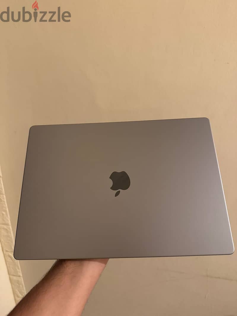 MacBook pro m1 max 1