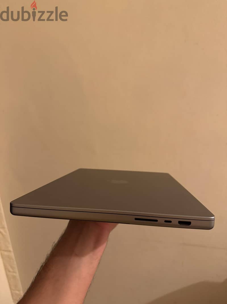 MacBook pro m1 max 4