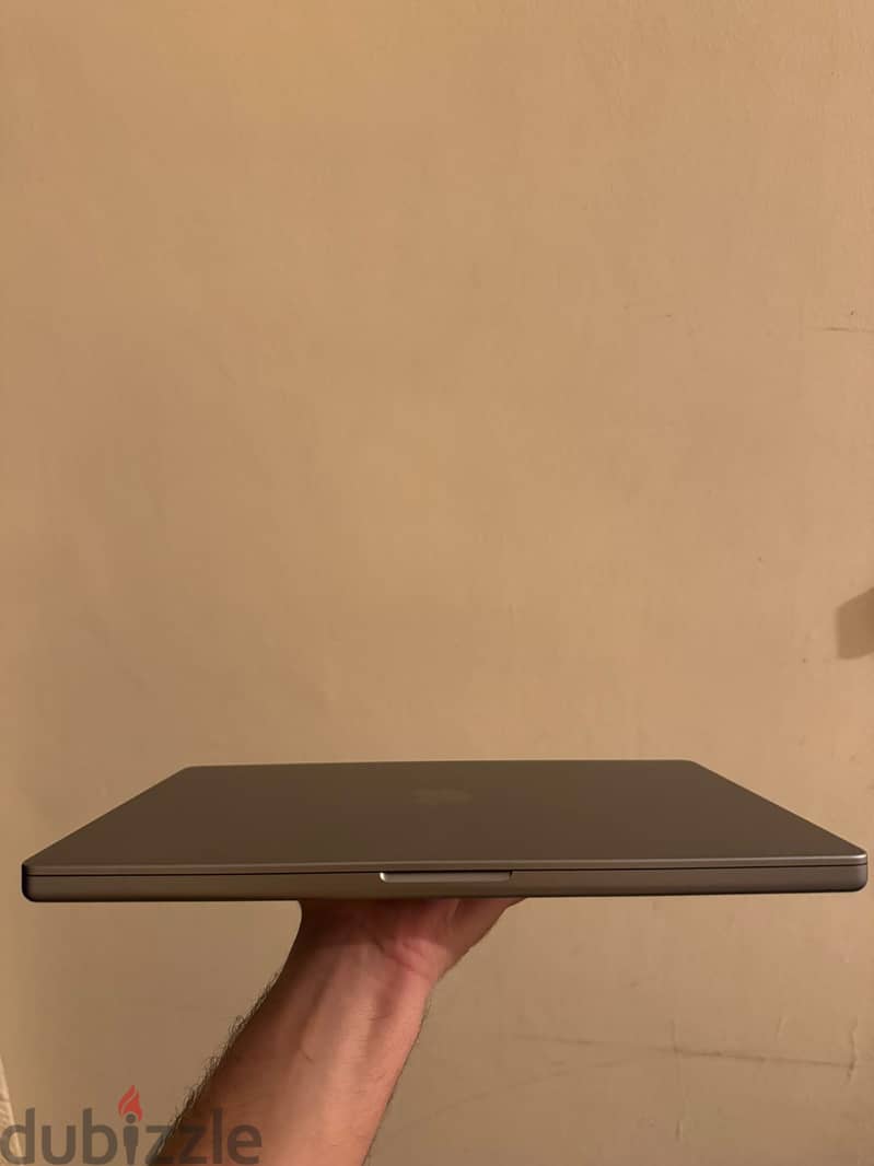 MacBook pro m1 max 5