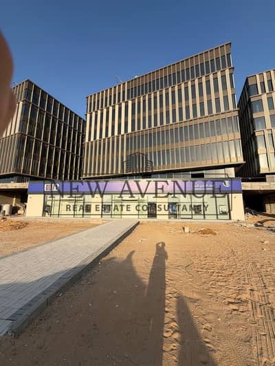 Expansive 220sqm Corporate Floor Office for Sale in Cairo Design District (CDD) - One Ninety New Cairo - 7 Year Installment Plan