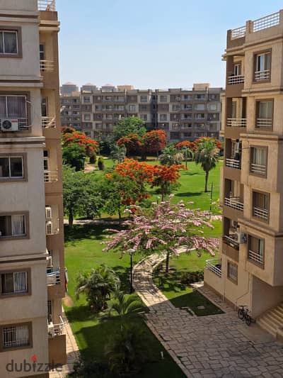 Apartment for rent in Madinaty, 124 sq m, B6, Widegarden, close to services, traffic, and South Park.