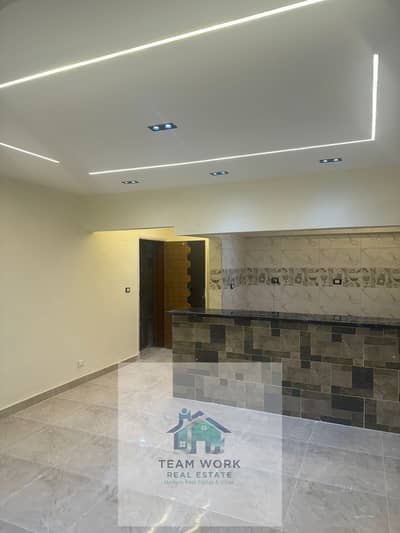 شقة لقطة للبيع تشطيب الترا لوكس بموقع تجاري وسكني مميز في الحي الأول - الشيخ زايد A great deal on an apartment for sale, ultra-luxurious finishing, i