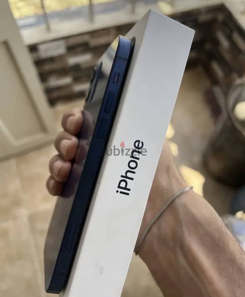 Apple - iPhone 12 4