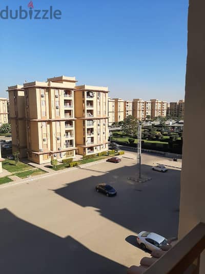 شقة للبيع من المالك فى كمبوند المستقبل لضباط القوات المسلحة