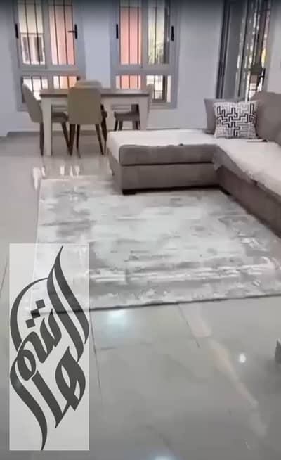 شقة 99م للبيع في مدينتي B8، تشطيبات خاصة، وايد جاردن، شاملة الفرش والتكييفات والمطبخ .
