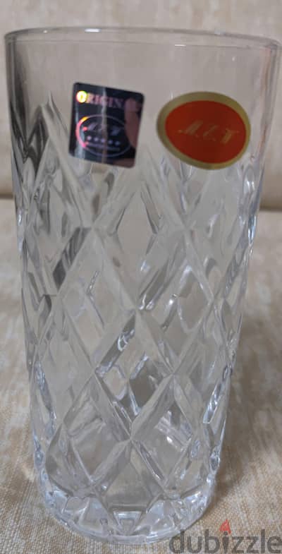 ٦ قطع أكواب عصير لم يتم استعمالهم