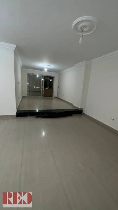 180 sqm apartment for sale in the heart of Smouha at Edmond Fremon intersection, ideal for residential, offices, and clinics use