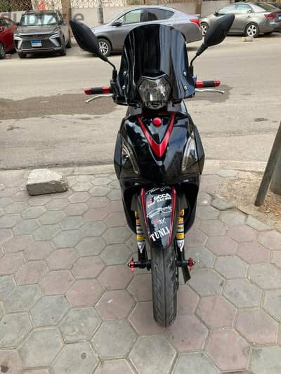 اسكوتر sym st200