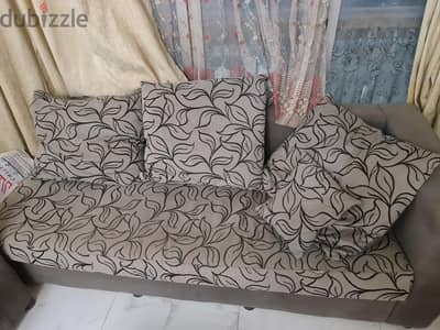 ركنة ٢ كنبة بحالة جيدة