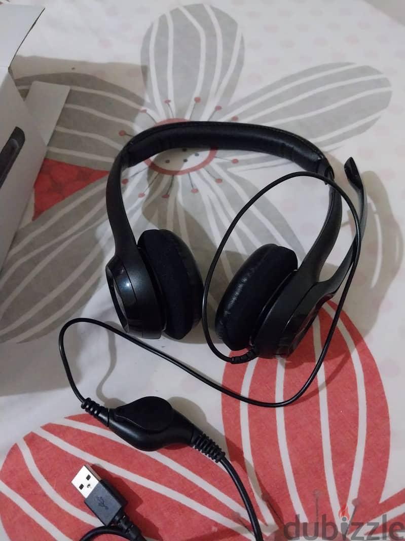 Logitech H390 USB-A Headset 1