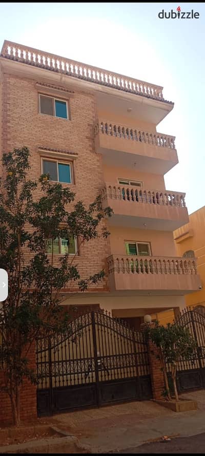 عماره للبيع بالحي الثاني قريب للخدمات