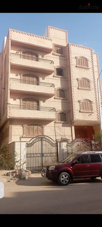 عماره للبيع بالحي الثاني على شقتين خطوط لجامعة msa