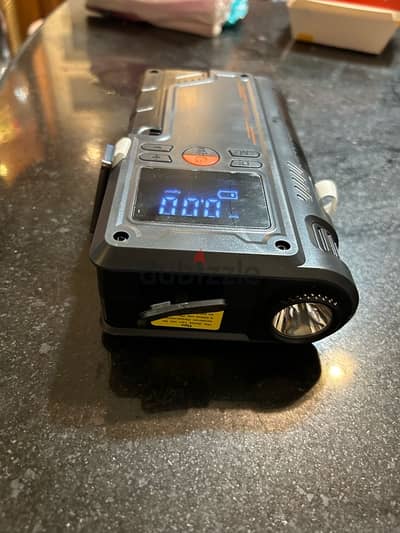 car jump starter and Tyre inflator