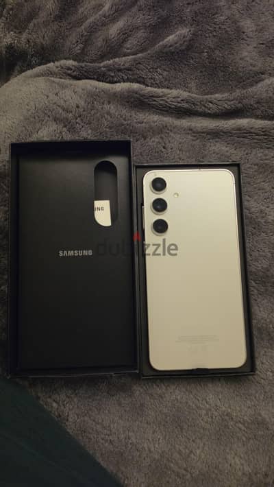 Samsung S24+ platinum 256gb  like new perfect condition  special color