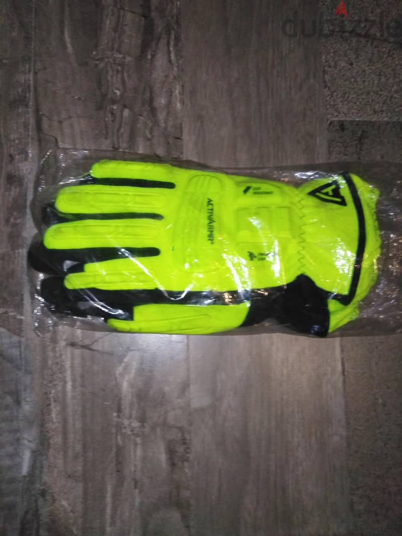 safety gloves 1