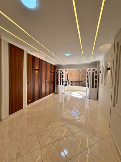 Apartment for sale on Al-Sabaa Street, floor 7, three rooms, 2 bathrooms. The building consists of 13 floors.