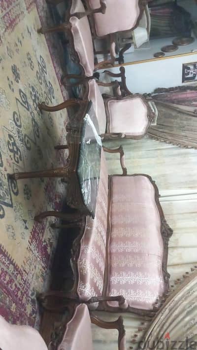 طقم صالون خشب زان تقيل جدا بتاع زمان كنيه كبيره و٤ فوتيه كبار وترابيزه