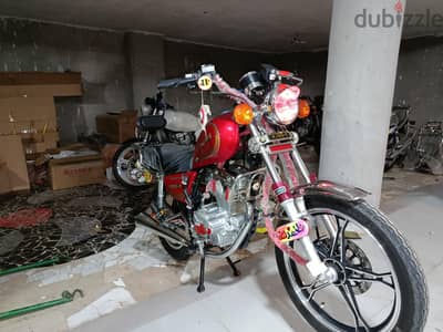 هوجن 3حداديي مكنه نزيهاا مبتخرجش الف كيلوو شرعيي