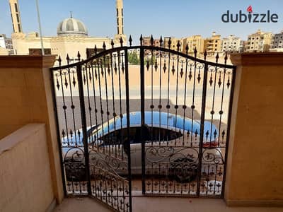 A building for sale cash in the tourist area of Gardens of October directly on the main road near the Wahat Road, Zewail University, and Al-Sharbatly Mosque. Immediate delivery and ultra super lux finishing and vital location.