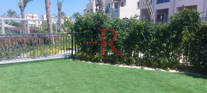 تاون هاوس للبيع مفروش بالكامل مباشرة على حمام السباحة في مراسي ريفا الساحل الشمالي سيدي عبد الرحمن