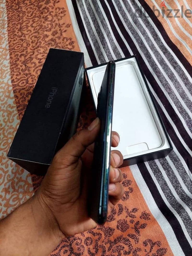 Apple - iPhone 11 Pro Max 3