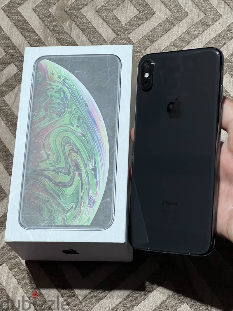 Apple - iPhone XS Max 4