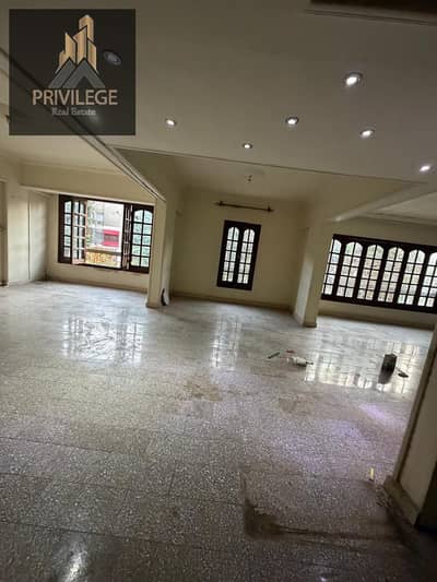  للإيجار  – سكني أو إداري – دجلة المعادي شارع 233   126م  – واجهة كاملة مناسبة   عيادة  مكتب إداري  مقر شركة   موقع مميز جدًا في قلب دجلة المعادي