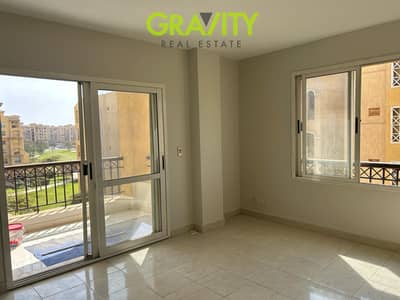 Ready-to-move-in finished apartment with 10-year installment plan in Al Shorouk, opposite Madinaty - Apartment for sale - Al Shorouk City