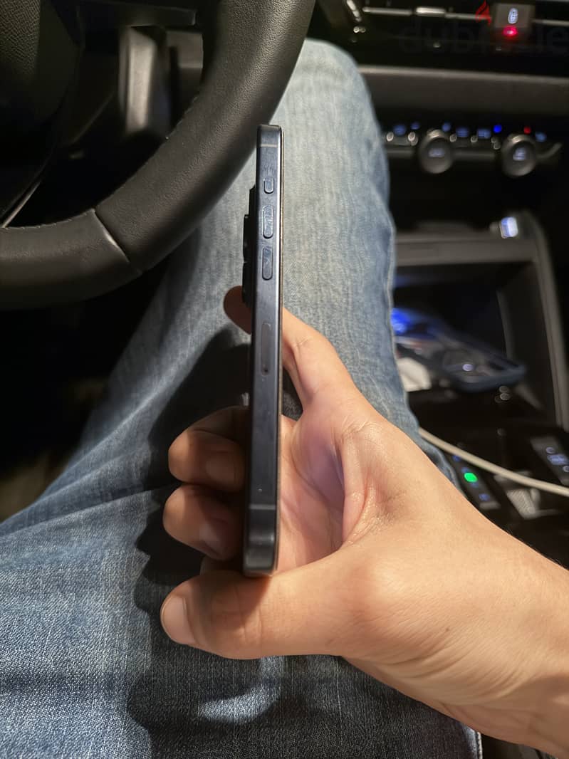 Apple - iPhone 15 Pro 2