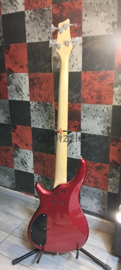 bass guitar
