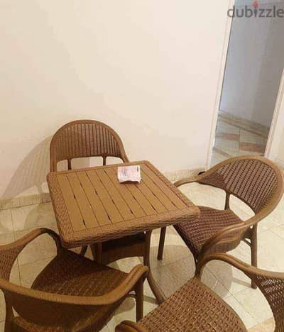 طقم ترابيزة واربع كراسي