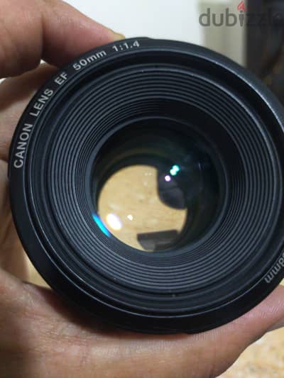 عدسه 50m F1.4
