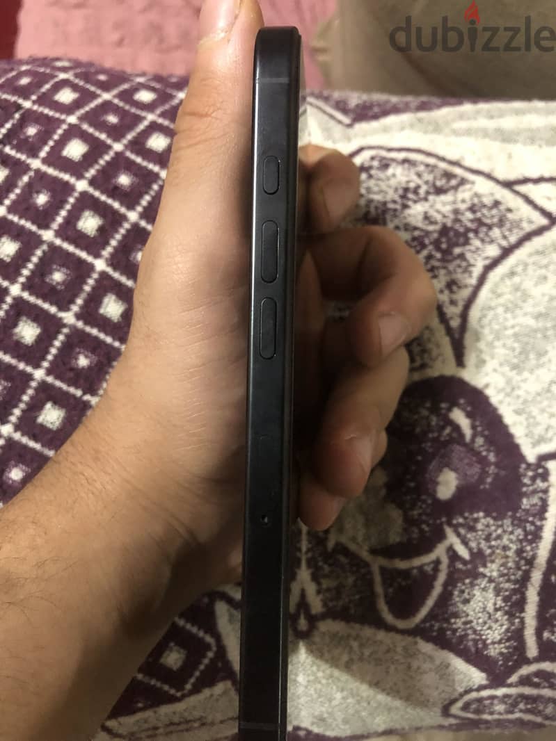 Apple - iPhone 16 Pro 3