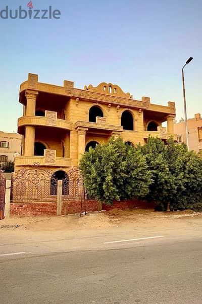 فيلا للبيع على ناصية بموقع ممتاز الياسمين 1 القاهرة الجديدة من المالك