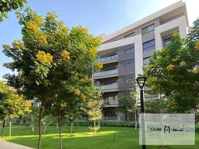 Apartment for sale in Madinaty B15 at a special deal, only EGP 1 million below market price. Open view and garden view, with a master bedroom with en-