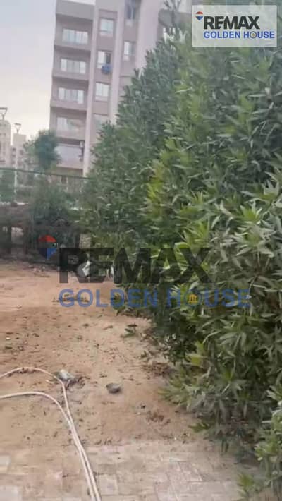 Ground floor with garden corner for sale in Wesal Residence, opposite Madinaty, next to Shorouk City, the British University, and the Suez Road. The g