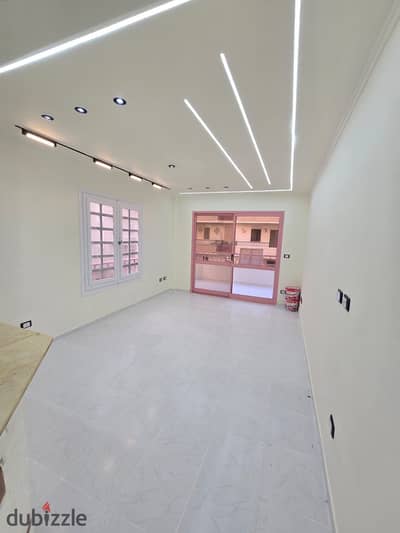 Apartment for sale in Al-Ajami, Palm Beach, in the heart of services and markets. A distinguished residential and recreational location. # Fully registered with complete facilities.