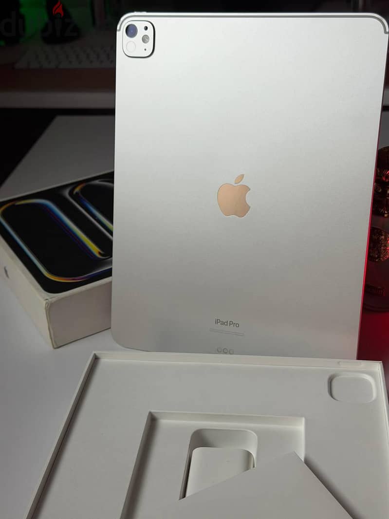 ipad pro m4 ١٣ انش 1