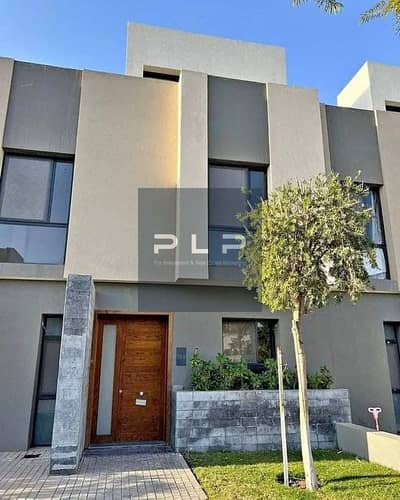 Ultra-super-lux finished twin house villa (including kitchen) available for immediate move-in at Al Burouj Compoundoffered at the lowest price on the
