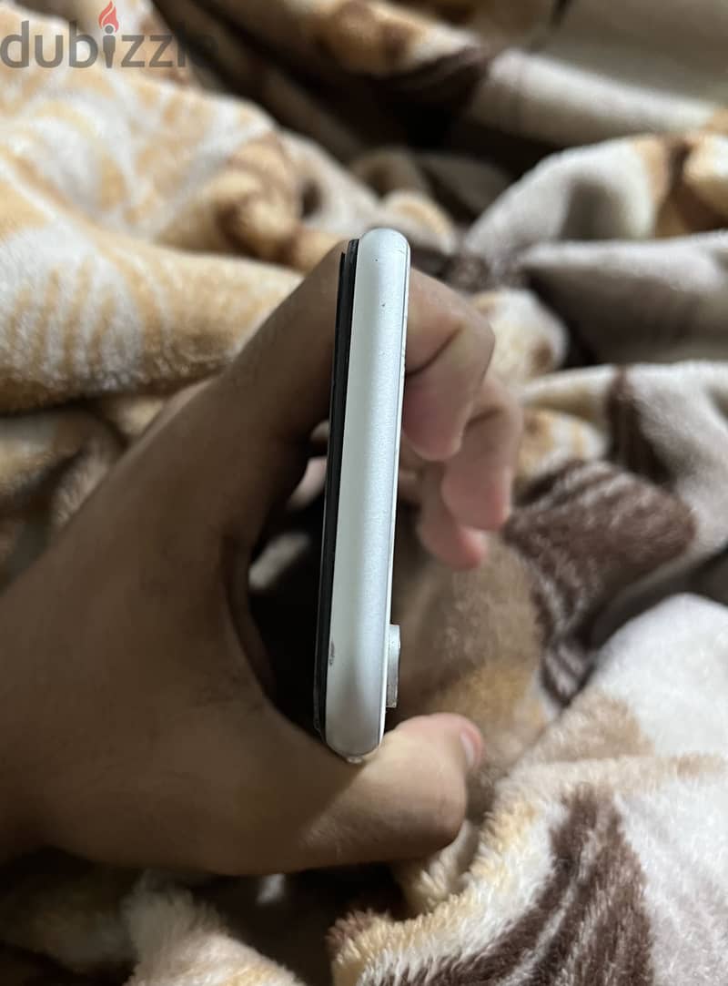 Apple - iPhone XR 6