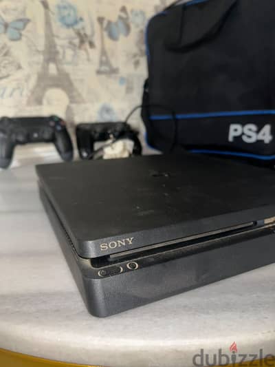Playstation 4 slim