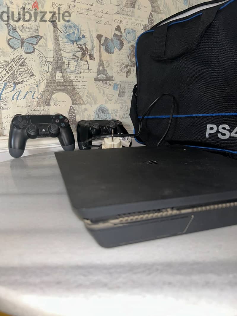 Playstation 4 slim 2