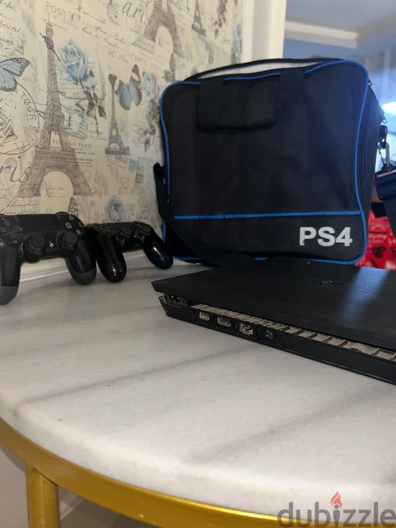 Playstation 4 slim 5